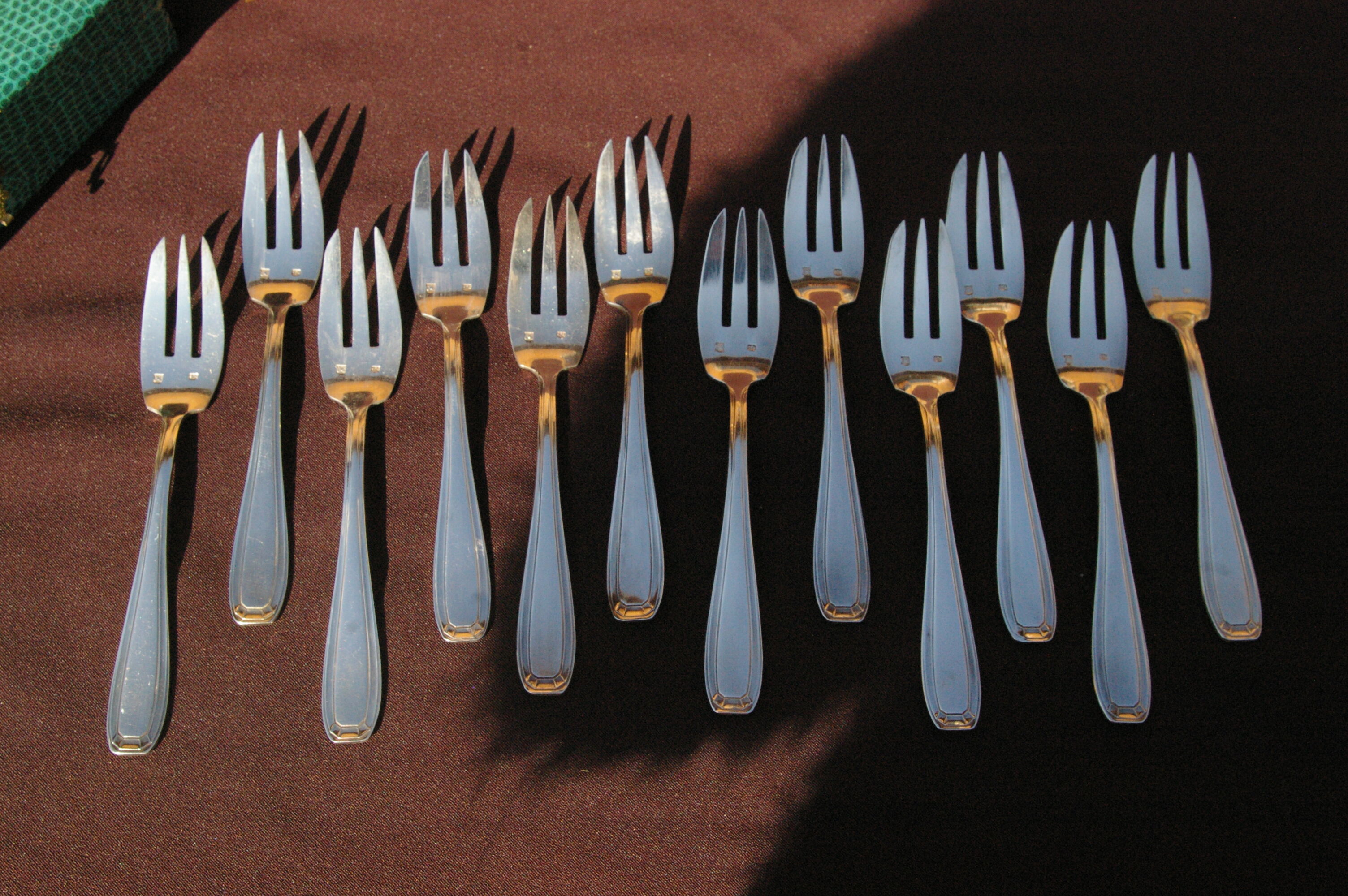 Box 12 cake forks in silver metal art deco