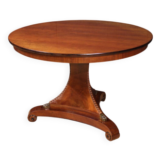 Great 20th century mahogany table