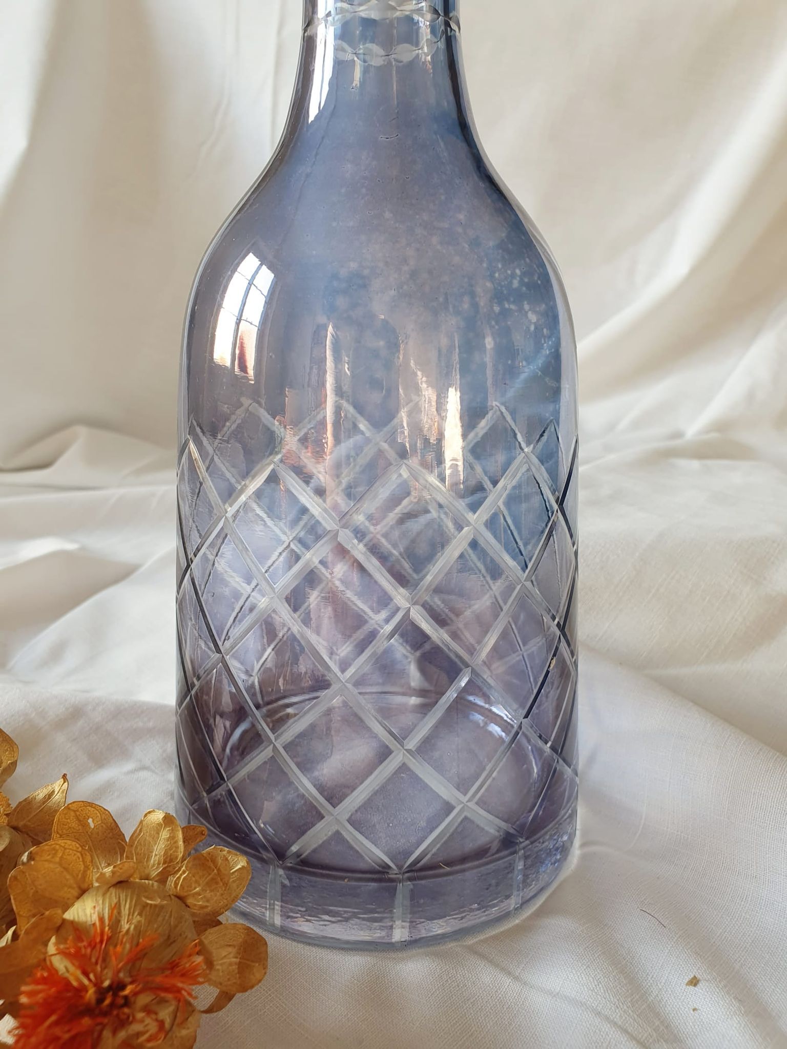 Carafe in blue chiseled glass