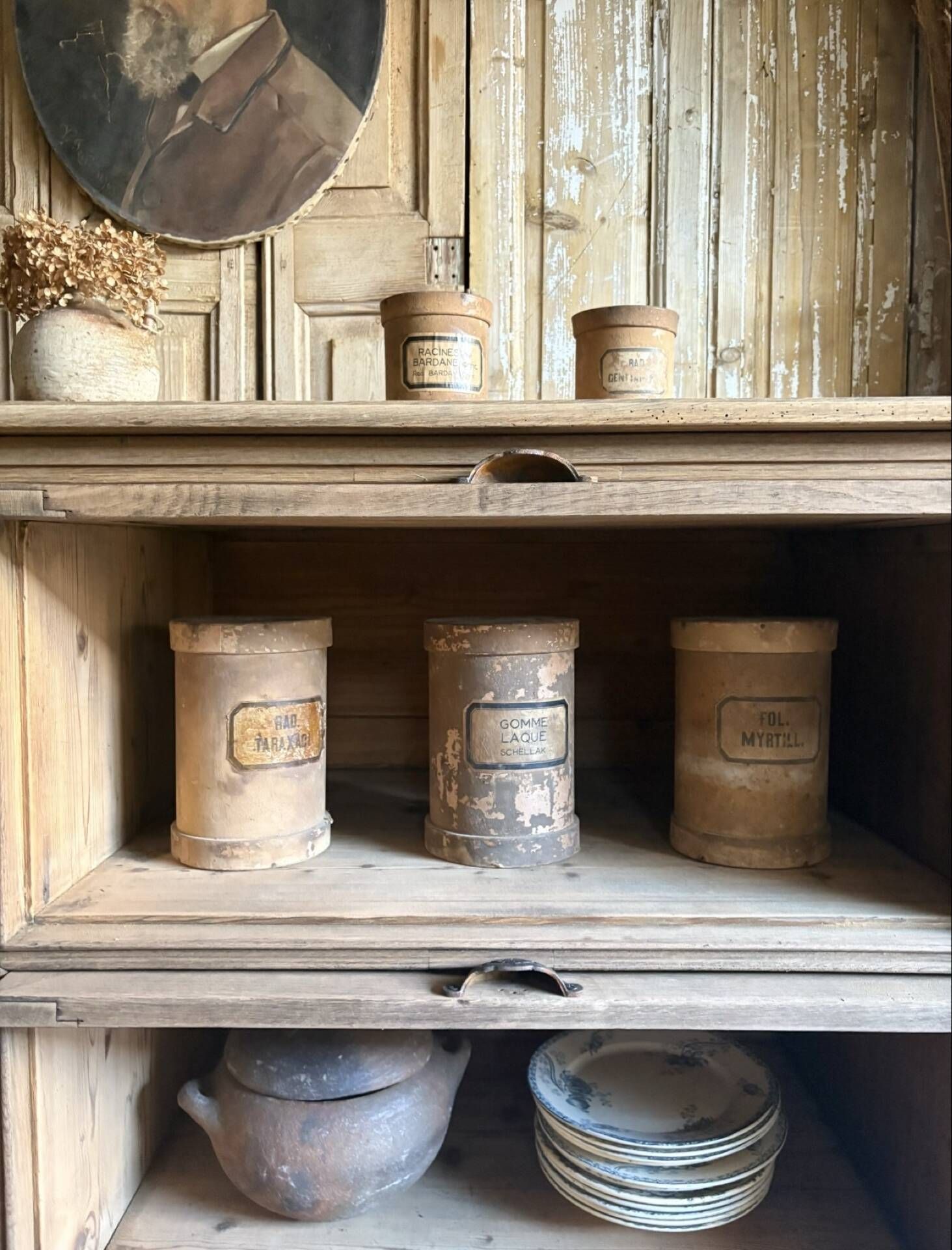Ancien meuble à clapets en chêne