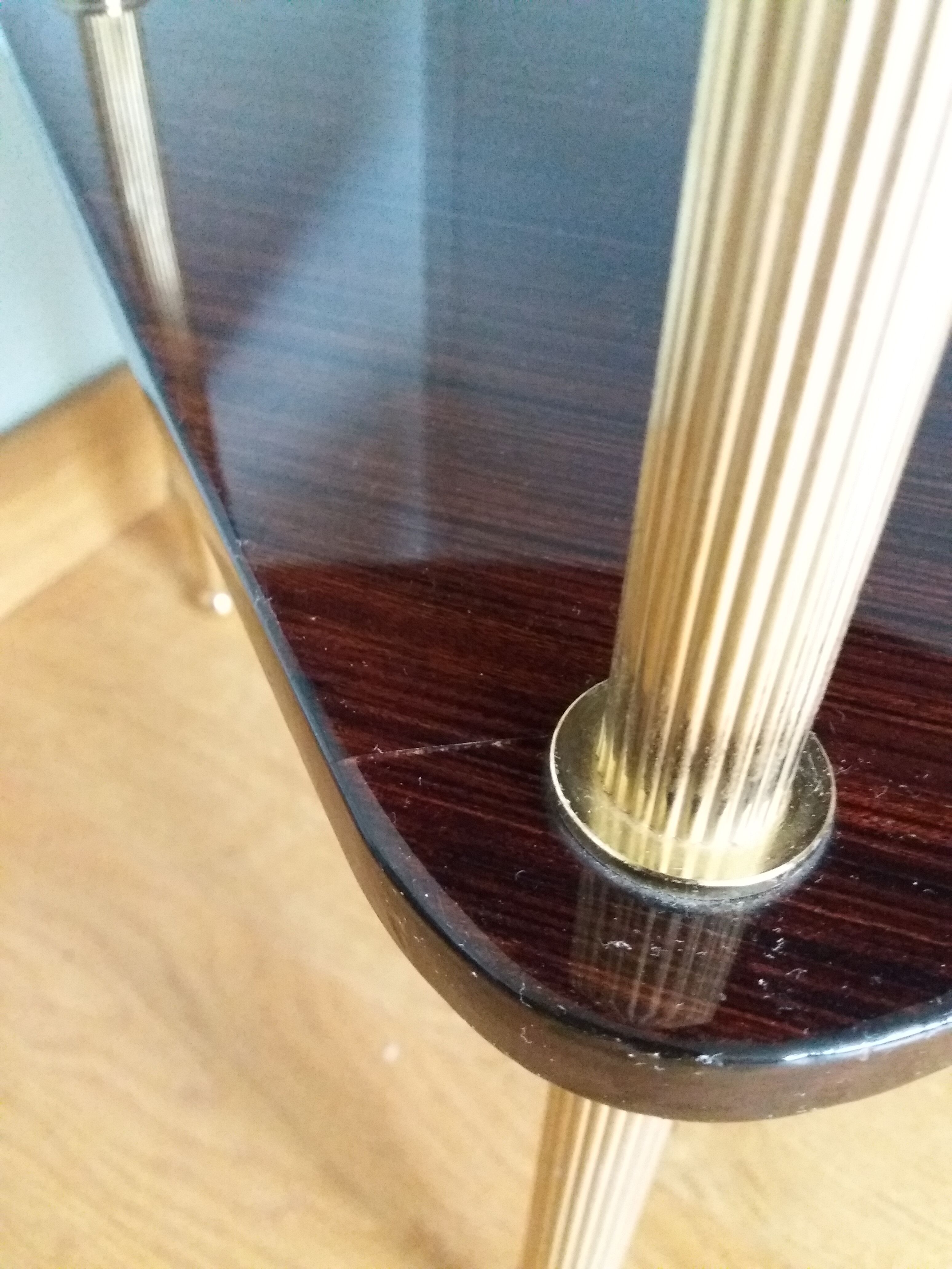 Formica corner shelf neck and gilded metal