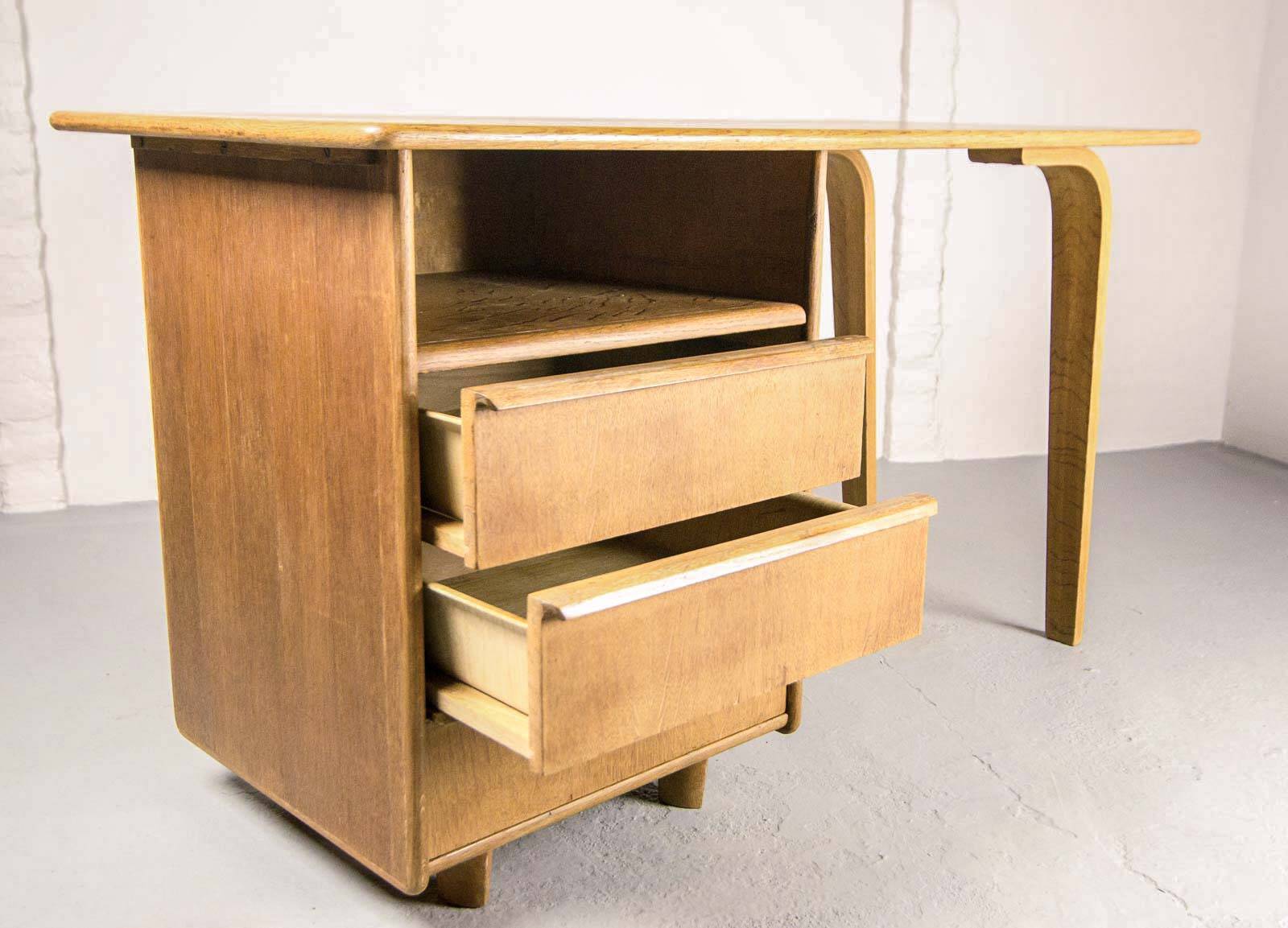 Cees Braakman Dutch Design EE02 Oak Desk for Pastoe. The Netherlands, 1950s