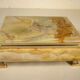 Boîte en onyx et métal doré 18 x 13 cm