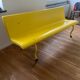 Banc vintage 4 places en fibre jaune – années 80