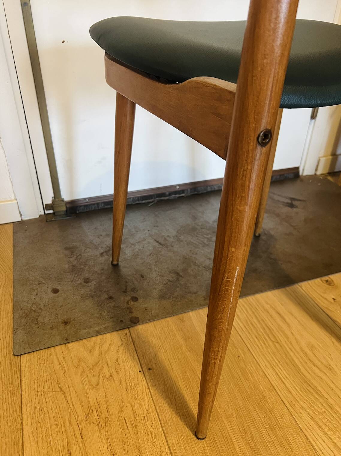 (Lot) 3 Chairs Pierre Guariche Model Licorne