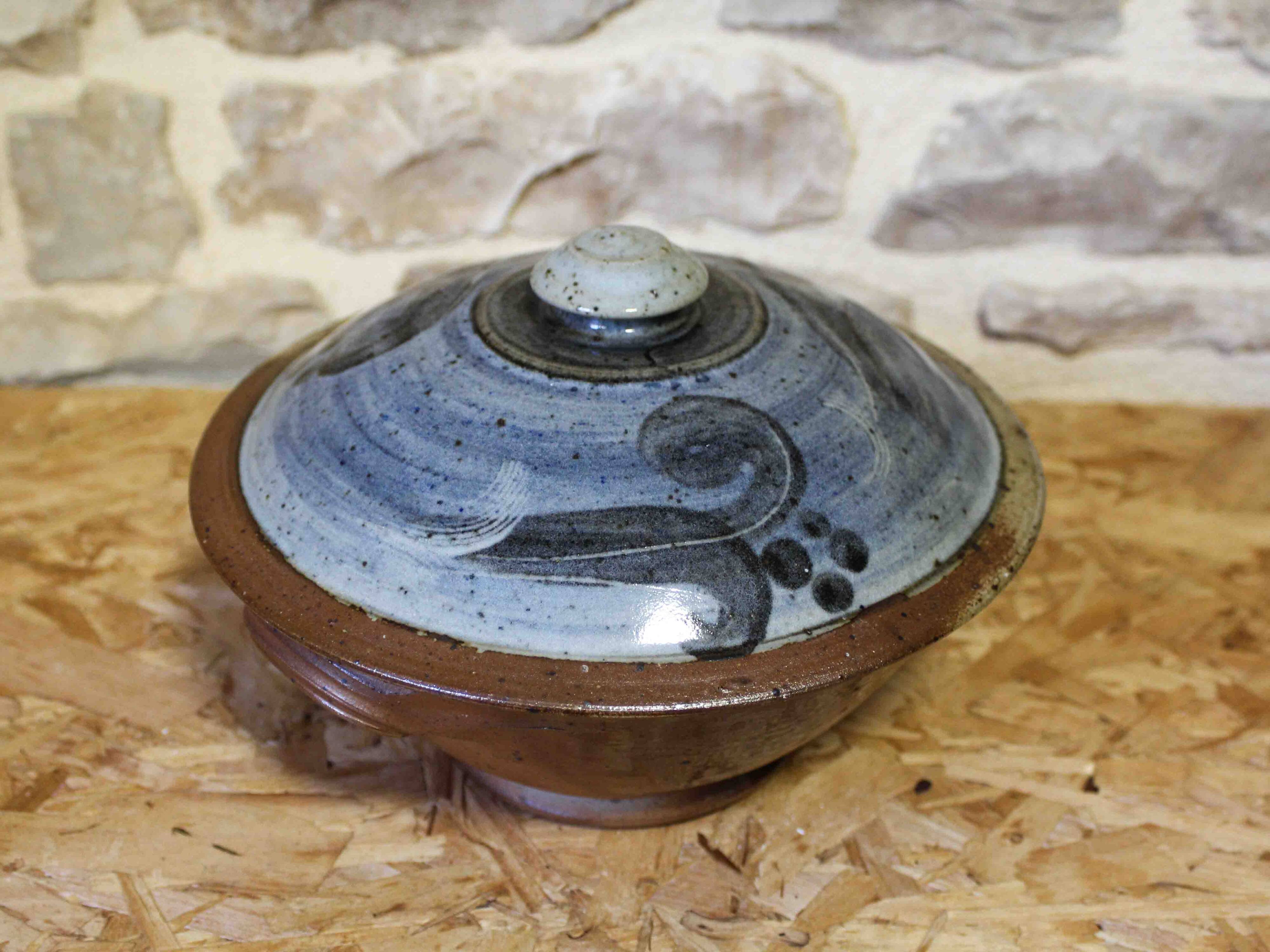Covered pot in glazed stoneware Atelier Christine Pedley and Steen Kepp La Borne