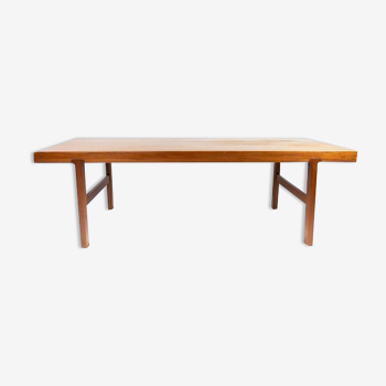 Coffee table in teak with extension plate of Danish design from the 1960s. The table is in great vin