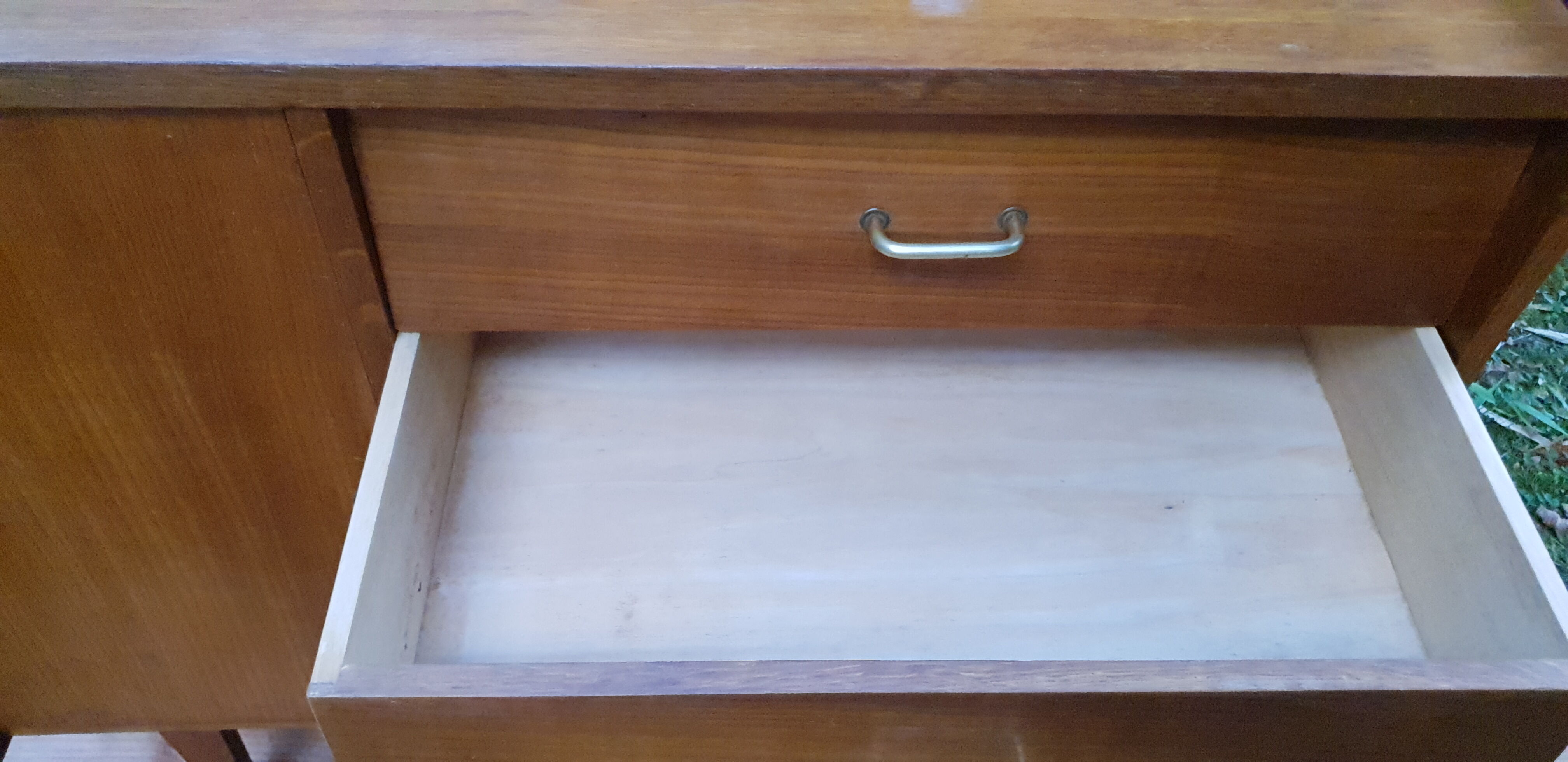 Chest of drawers four drawers a door