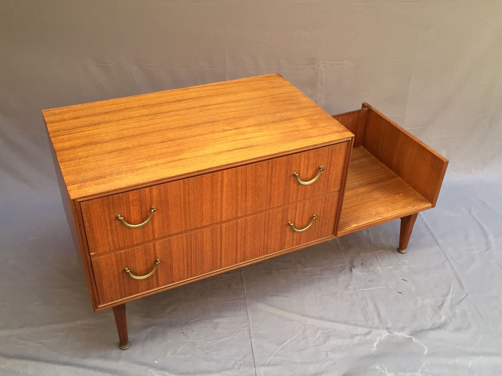 Commode basse en teck années 70