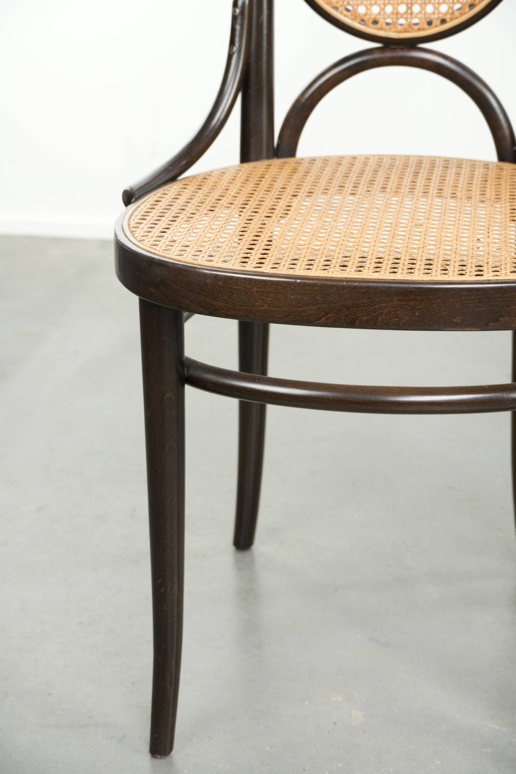 Set of 6 original vintage Thonet long John design diningchairs with webbing