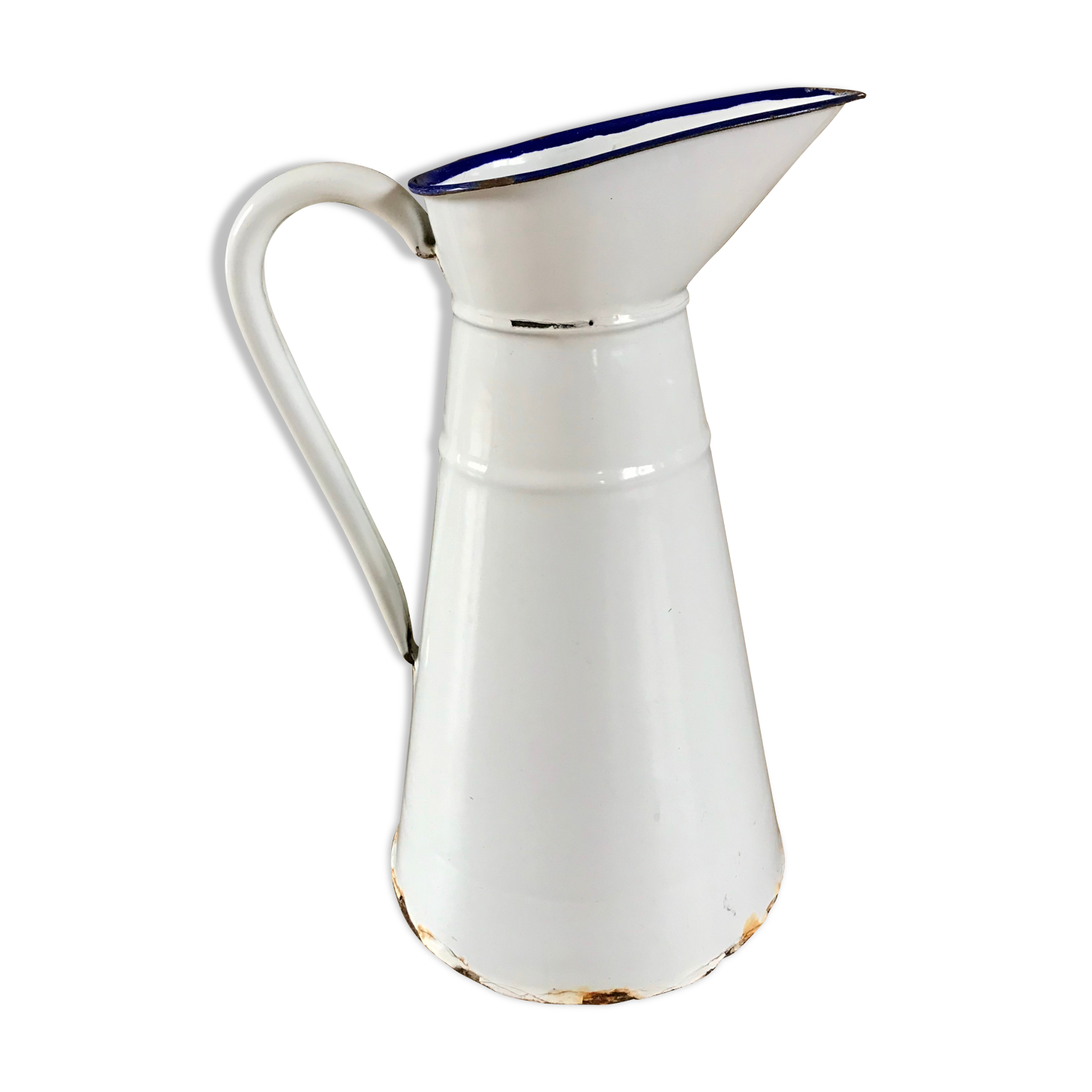 Old pitcher in enamelled sheet metal 20s-30s