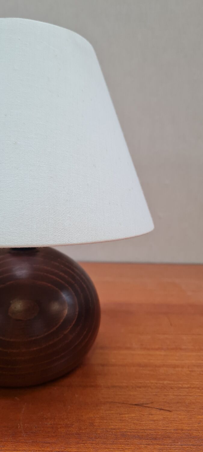 Wooden ball table lamp