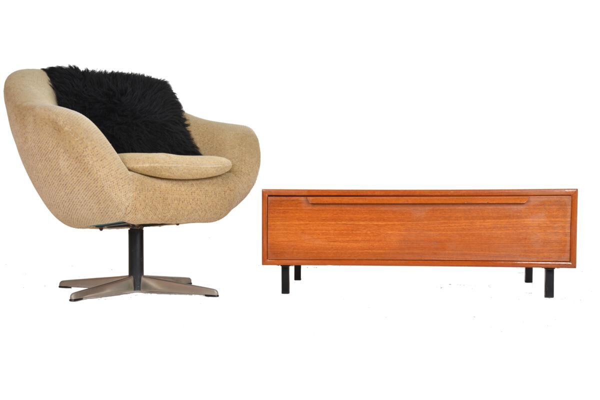 Swivel armchair dating from the years 70