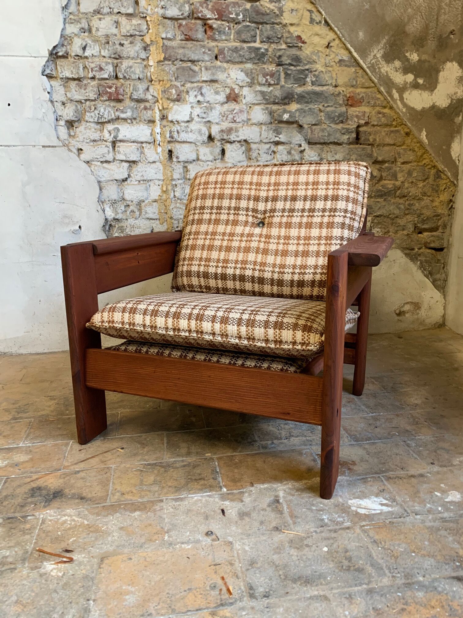 Fauteuil Brutaliste en pin des années 1960