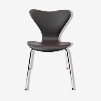 Chaise, modèle 3107, conçues par Arne Jacobsen et fabriquées par Fritz Hansen