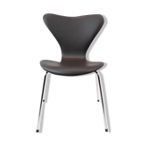 Seven chair, model 3107, designed by arne jacobsen and manufactured by fritz hansen.