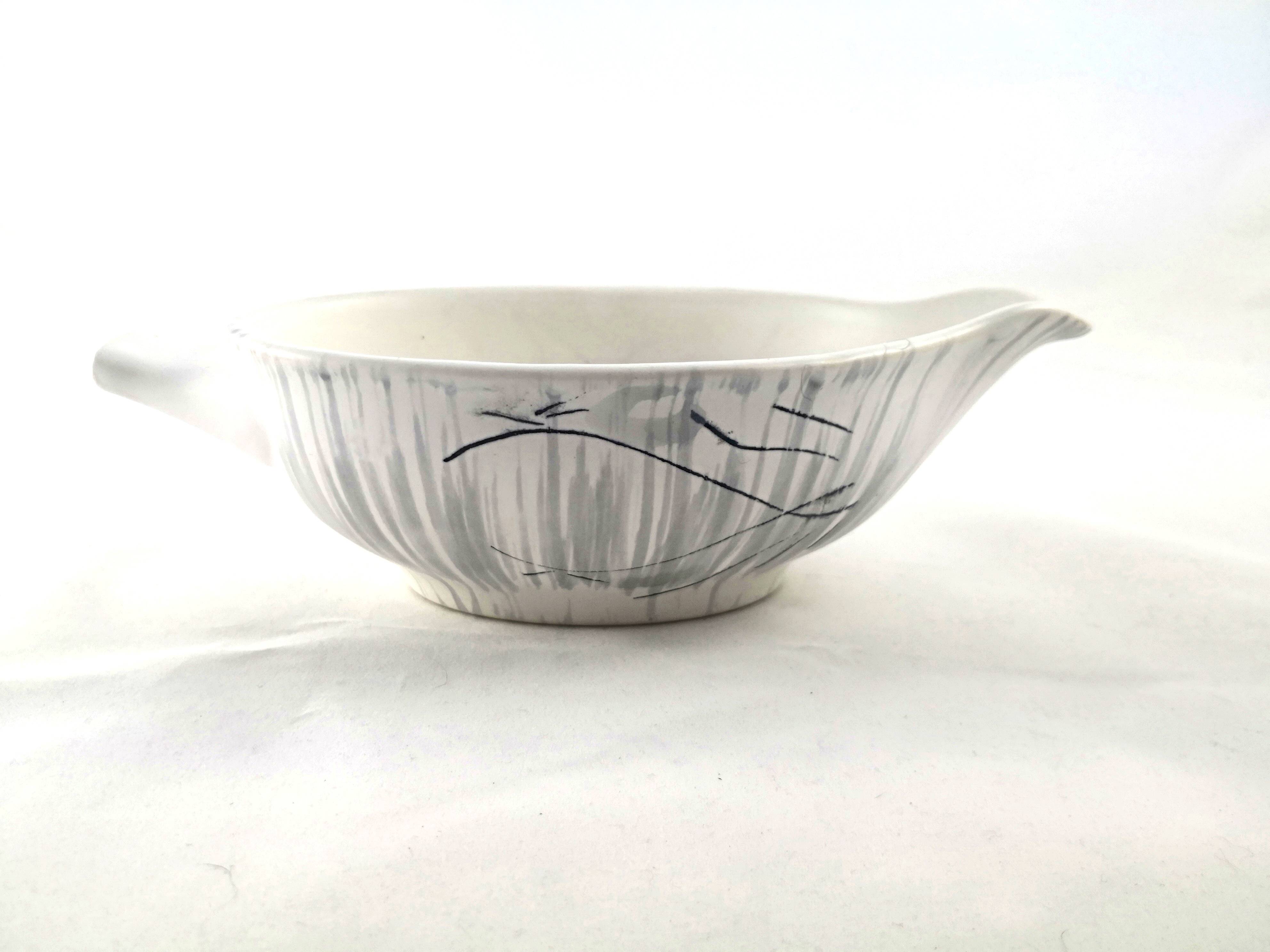 Niderviller gray sauceboat, kitten model