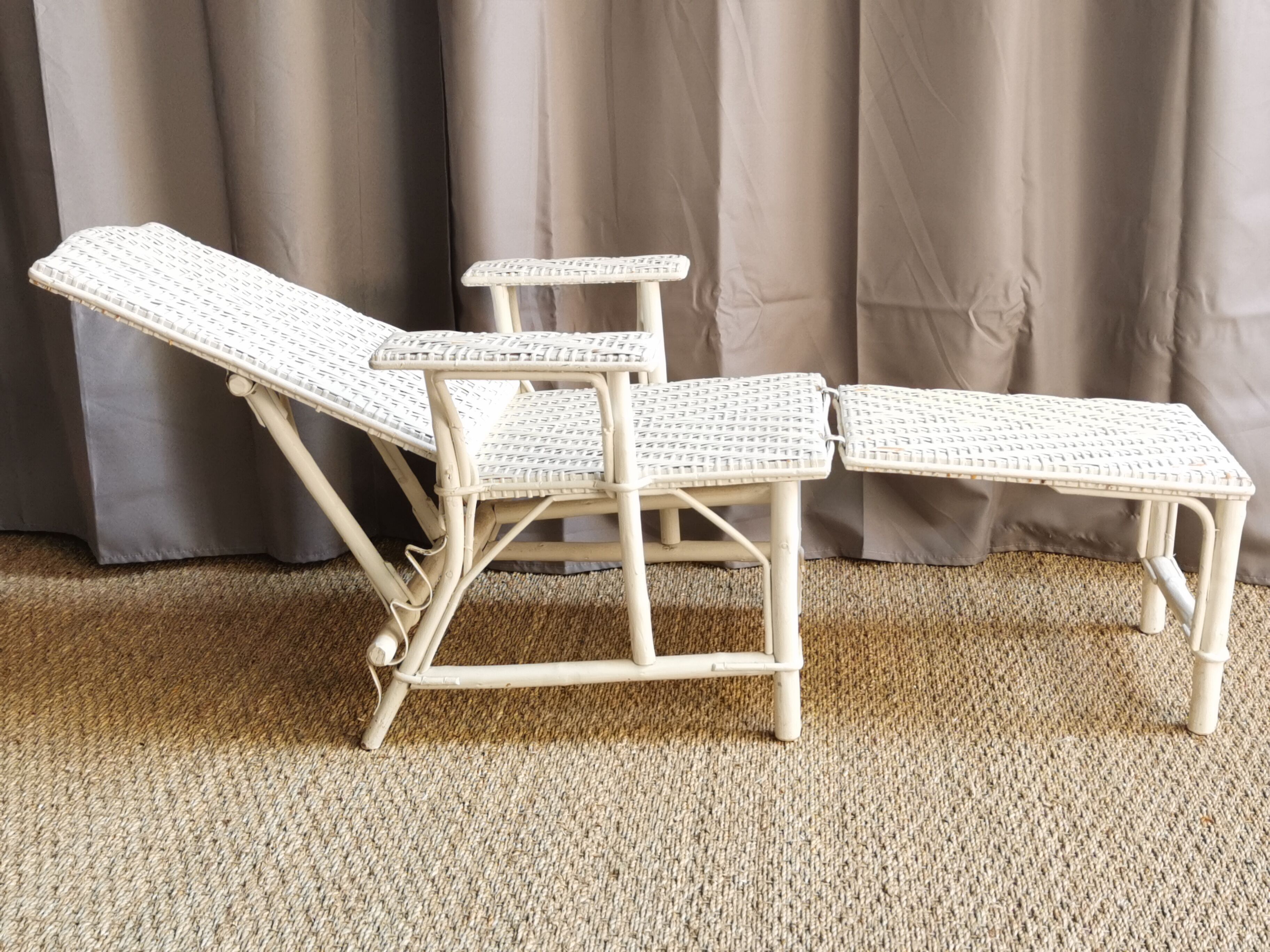 Rattan children's chaise longue