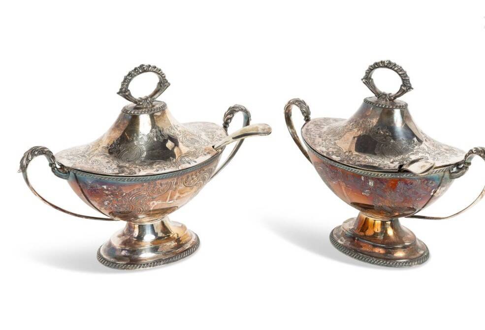 PAIR OF SILVER-PLATED SAUCERS ENGLAND LATE 19TH CENTURY