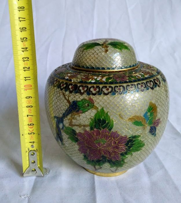 Openwork plique-à-jour enamel pot - 1920 to 1949 - China