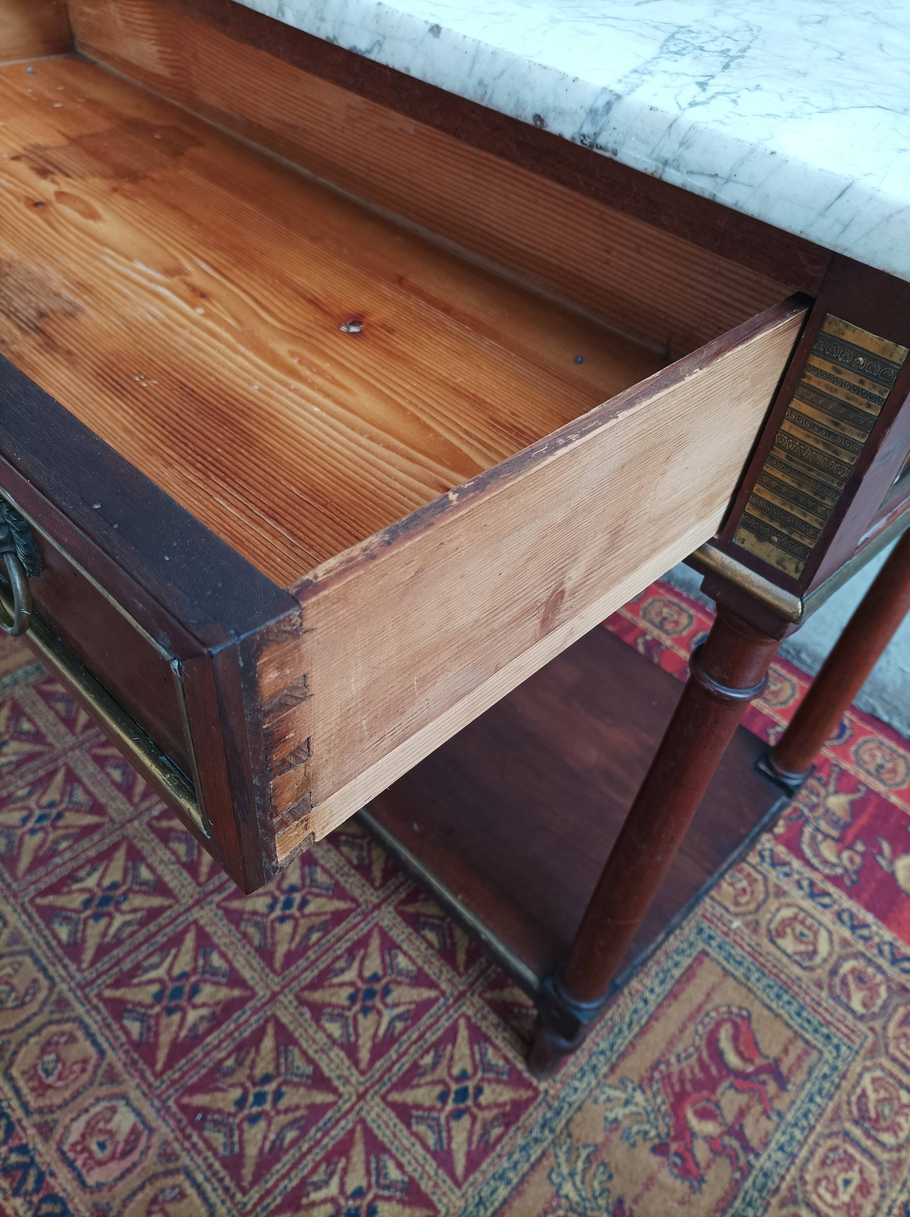 Console Louis XVI en acajou