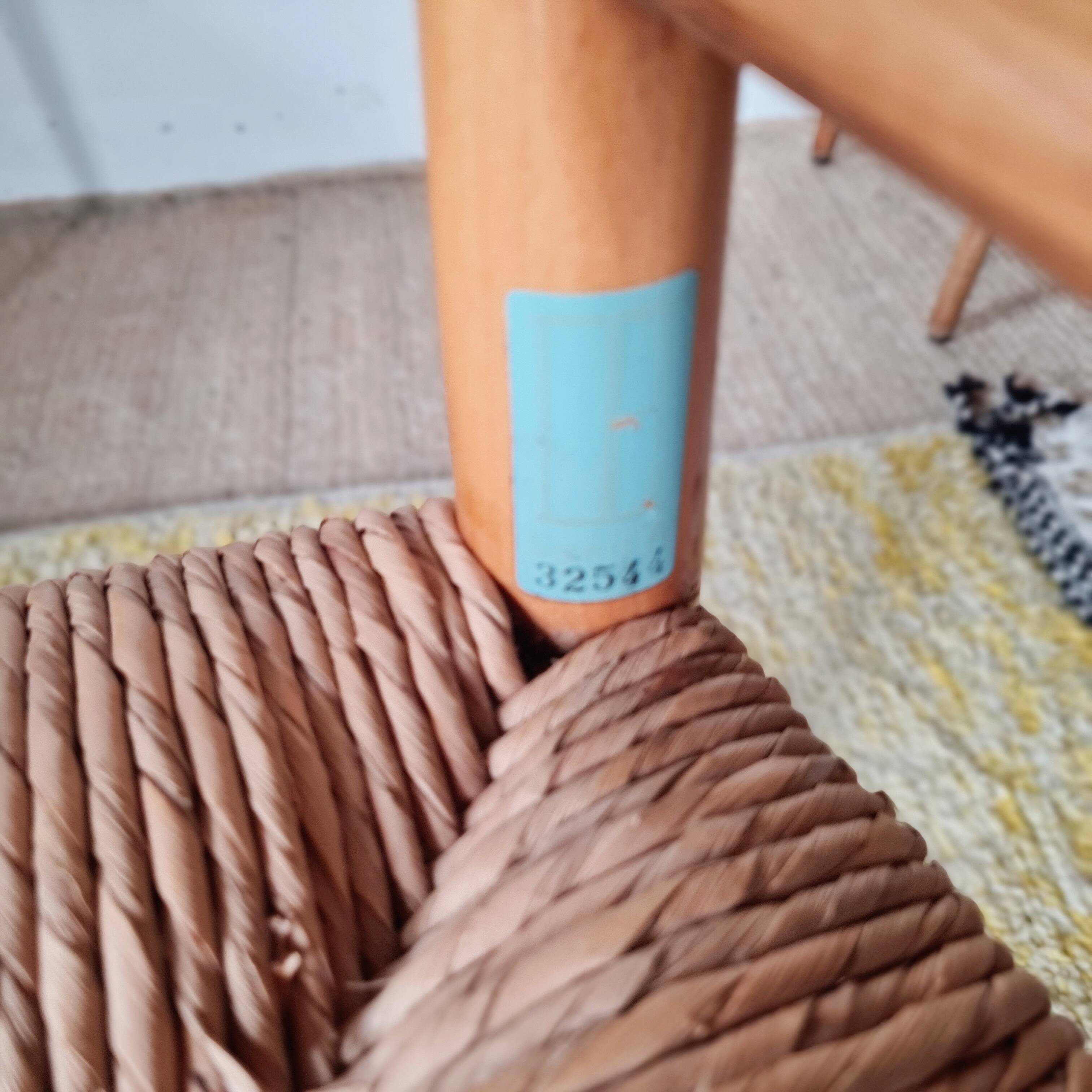 Set of 4 vintage Italian chairs in wood and straw.