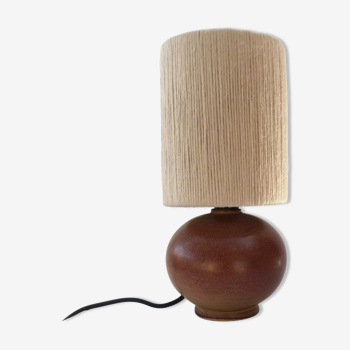 Lampe à poser en grès et abat-jour en laine