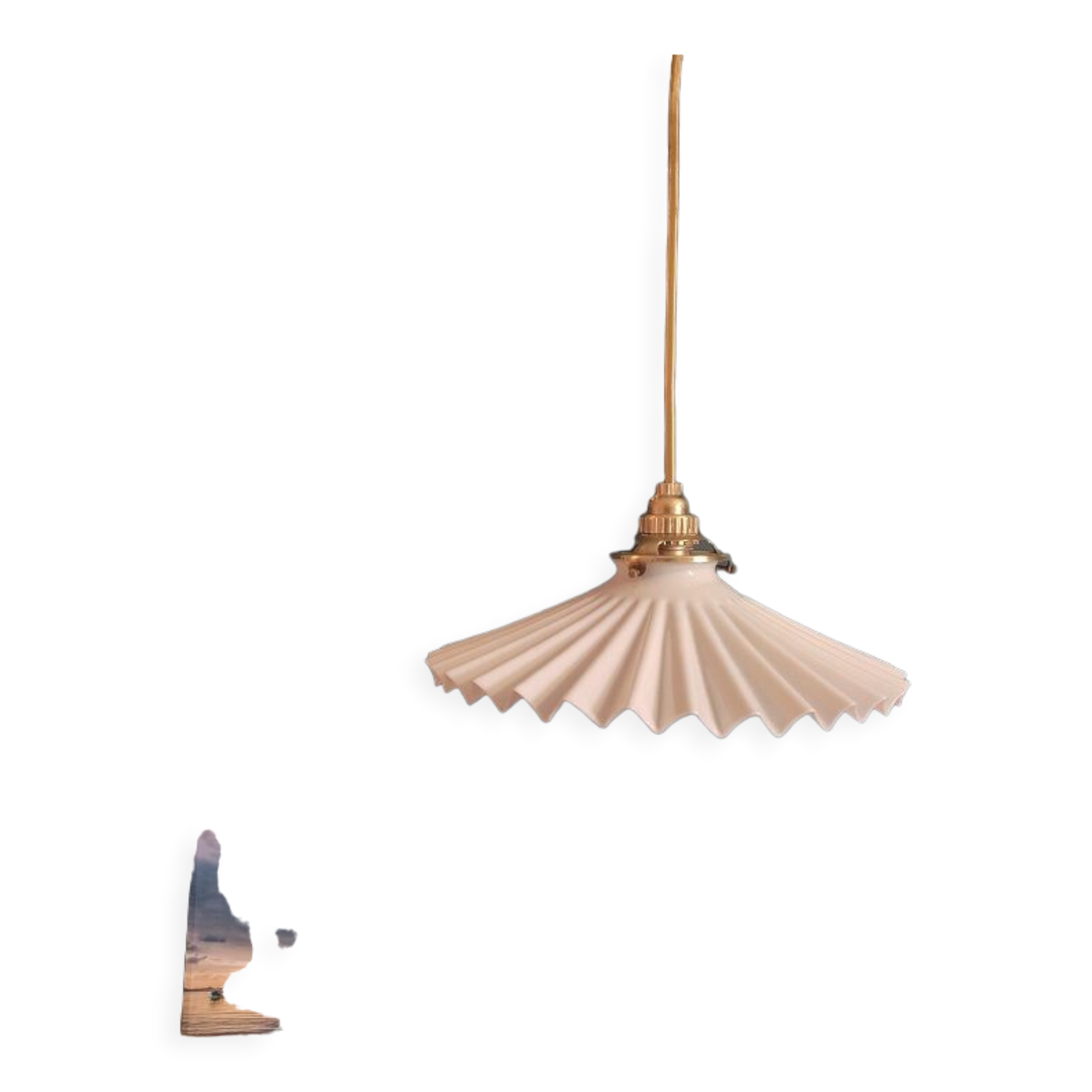 Tulip suspension in serrated opaline lace Dp 0123118