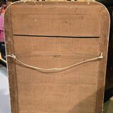 Miroir à fronton sculpté, stuc et bois peint de style Napoléon III - début