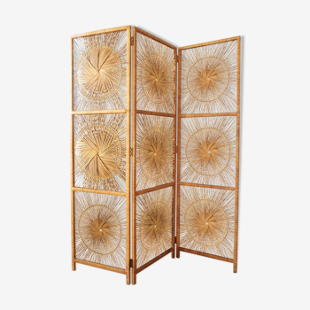 Peacock rattan screen