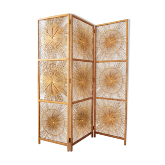 Peacock rattan screen