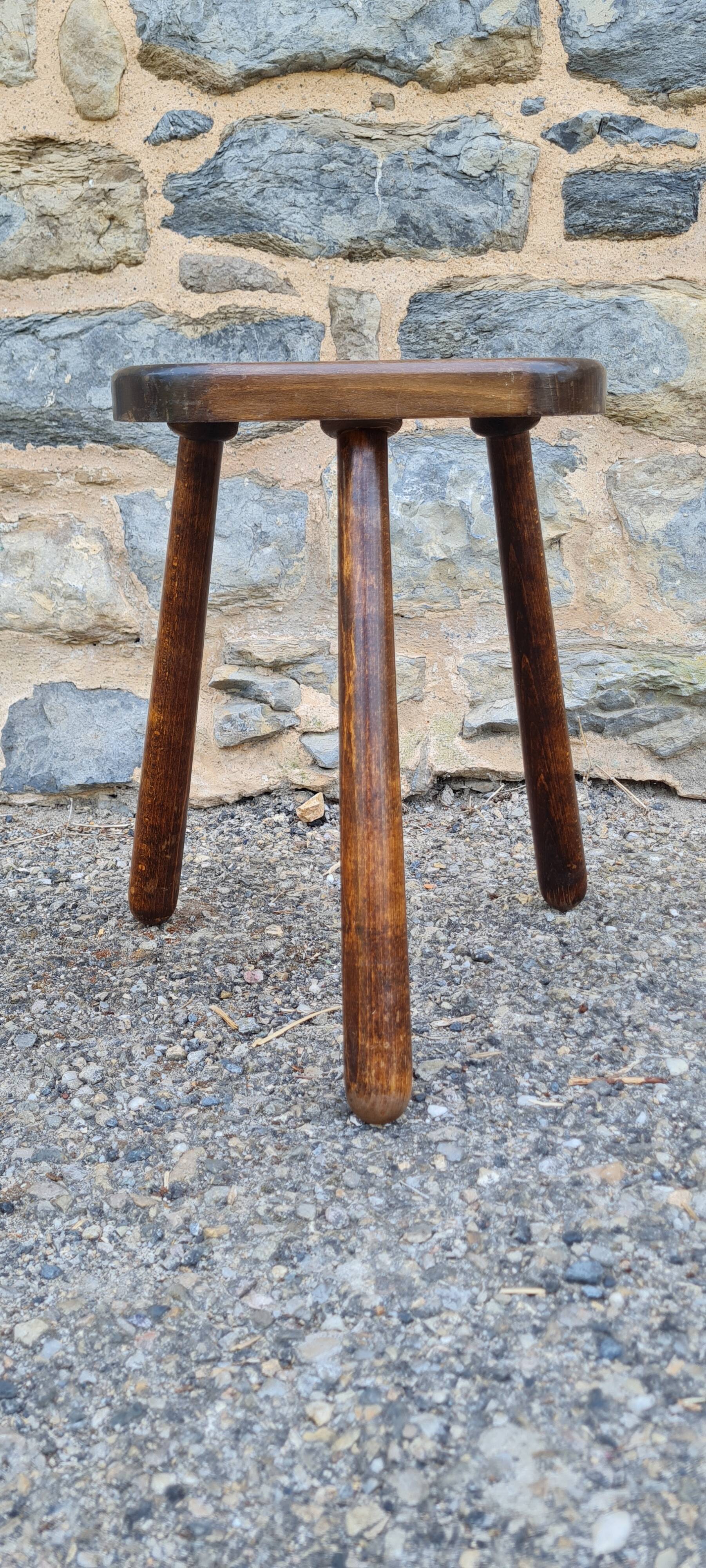 Tripod stool