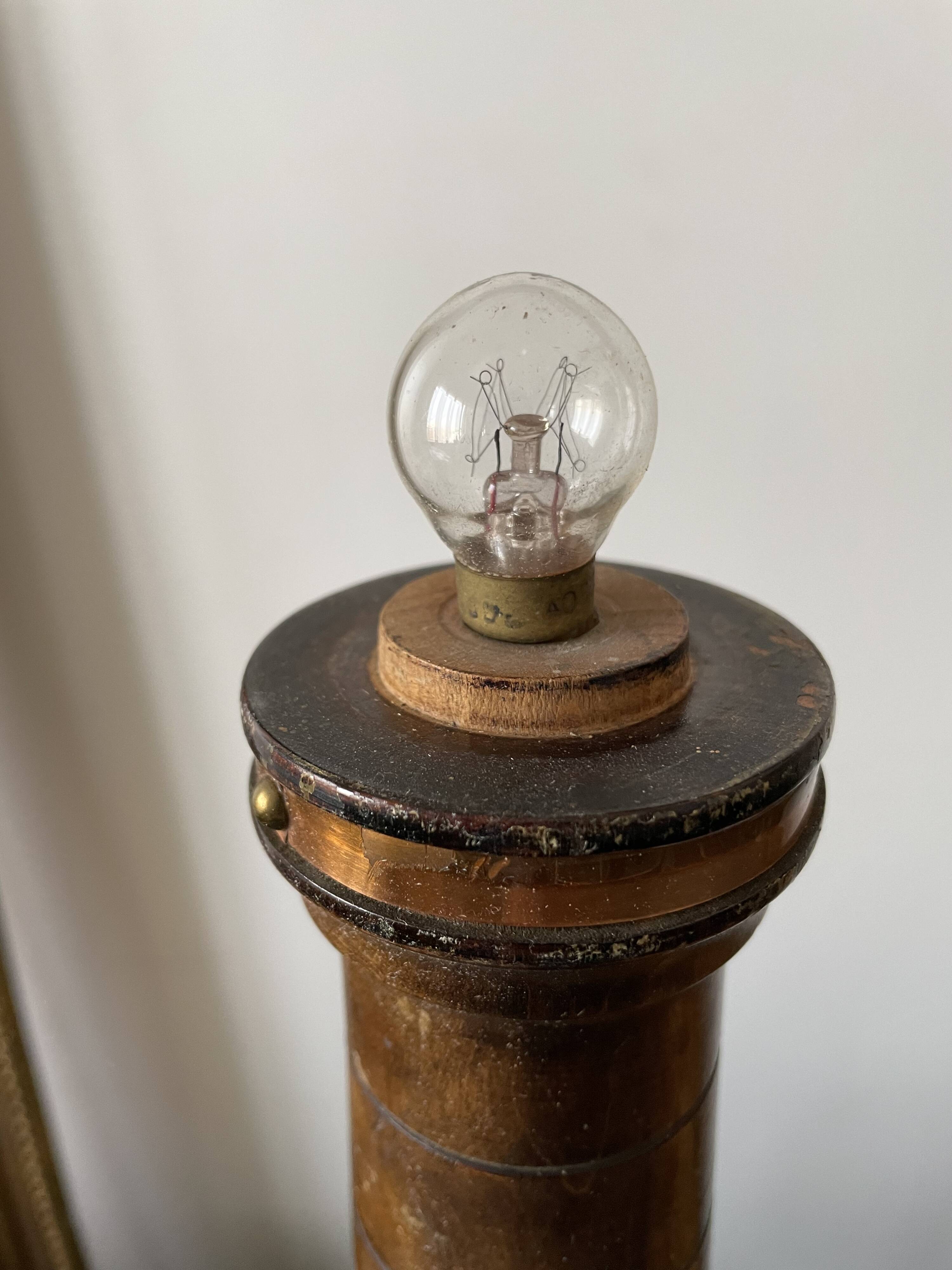 Souvenir lighthouse lamp from Calais in wood