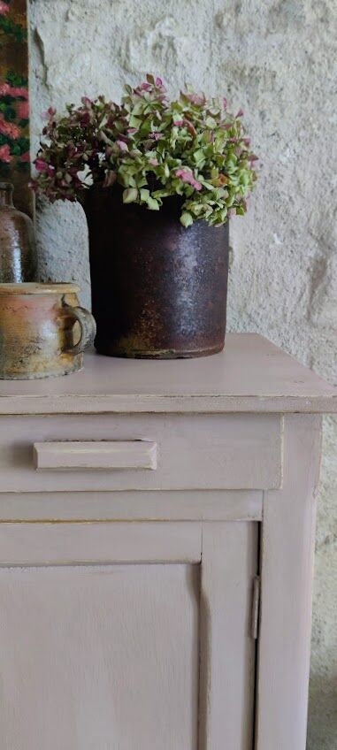 Pink Parisian buffet