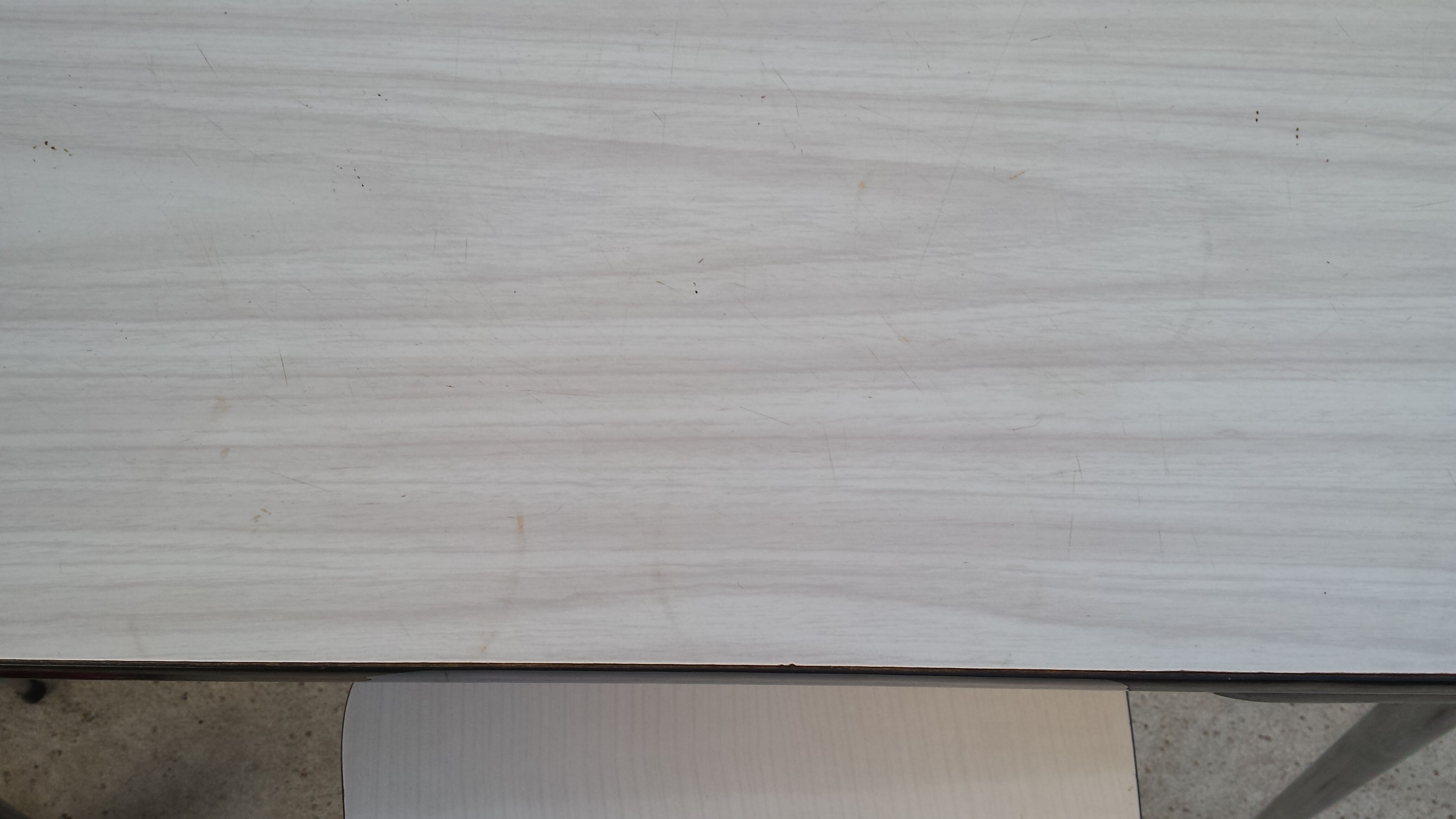 Table and 4 chairs in white formica