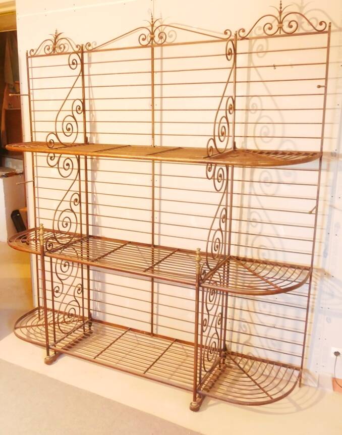 Old bakery shelf from the early 20th century.