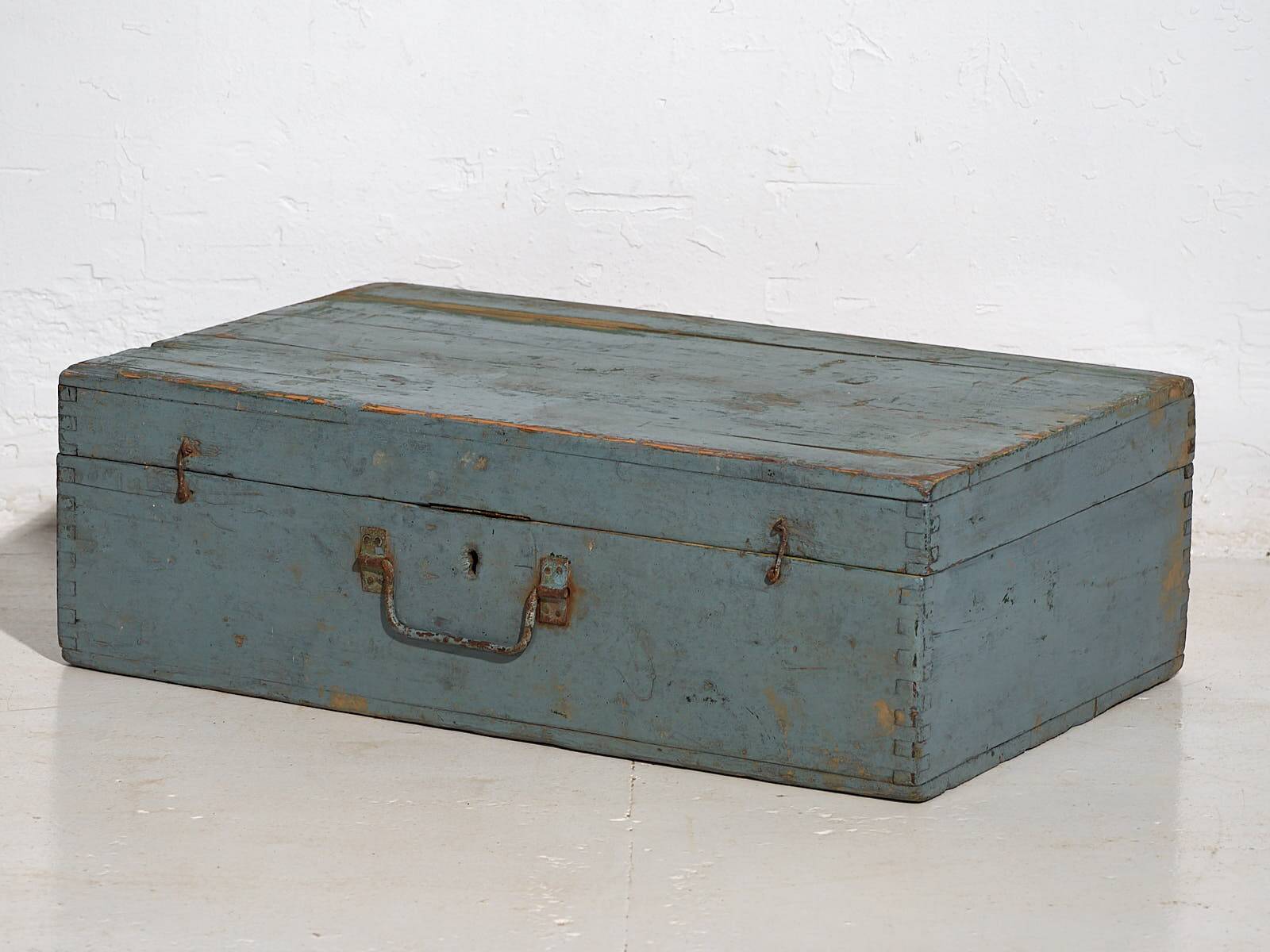 Antique light blue patinated box (c.1920)