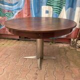 Extendable vintage round table