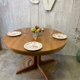 Vintage extendable round table