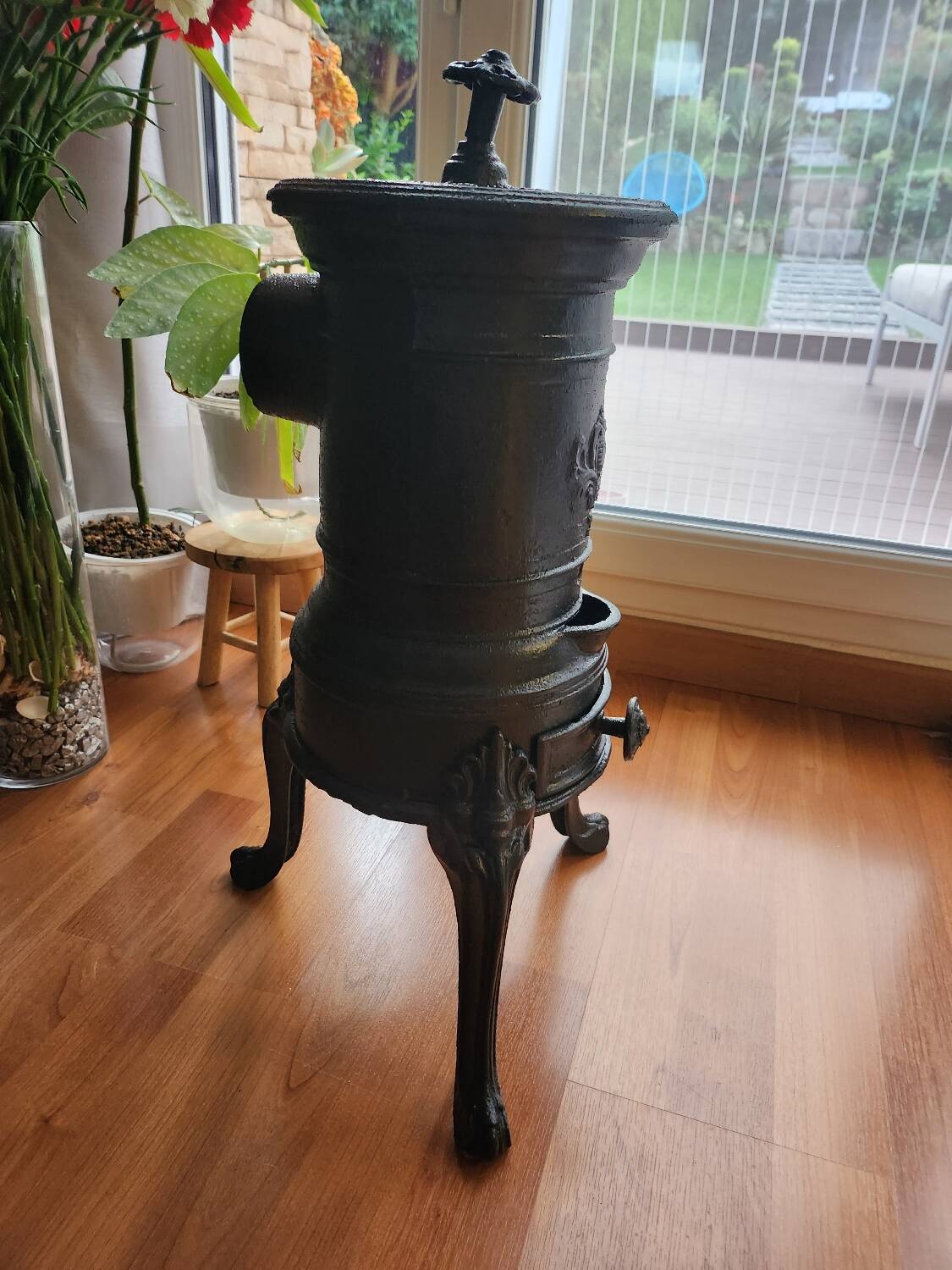 Cast iron wood stove