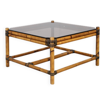 Table basse vintage en bambou et plateau en verre fumé