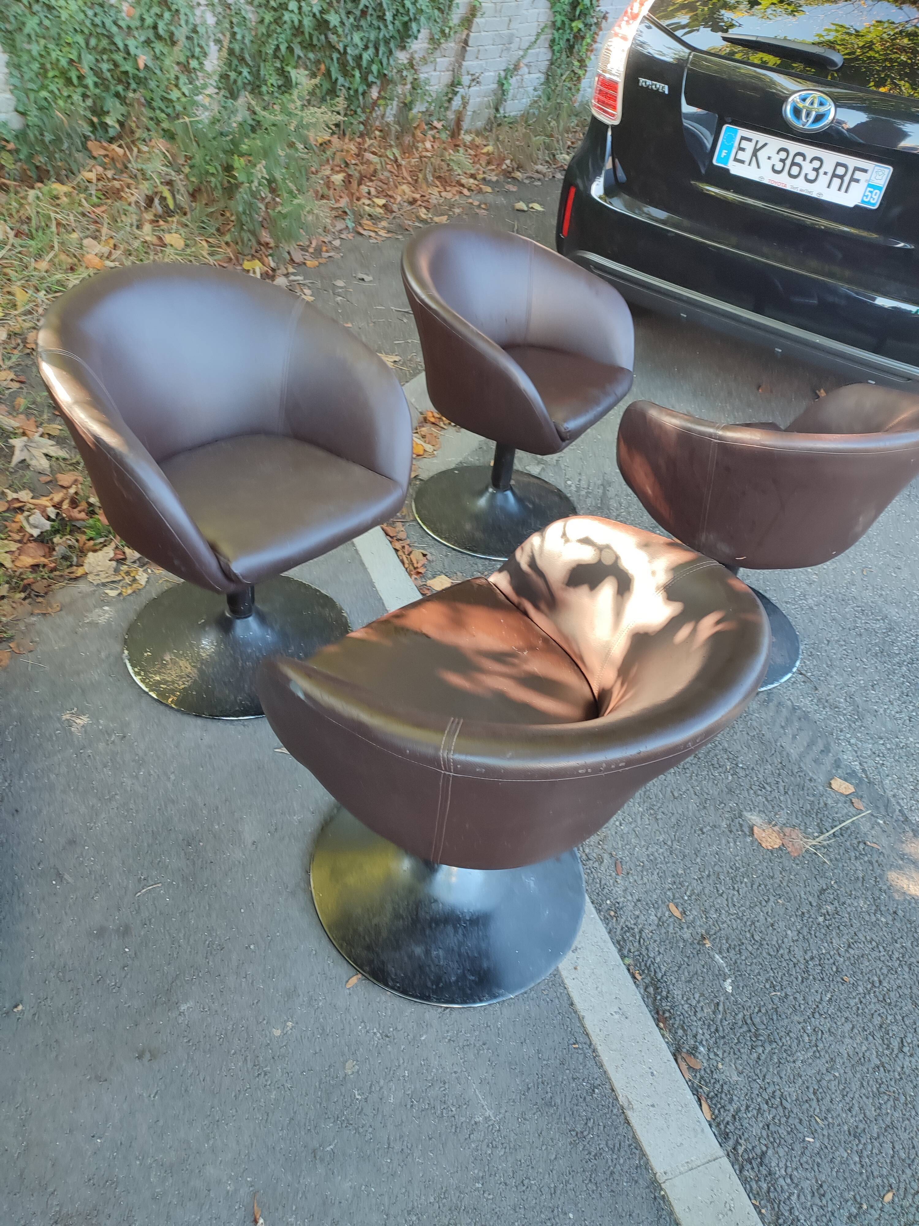 Set of 4 vintage Pierre Guariche chairs