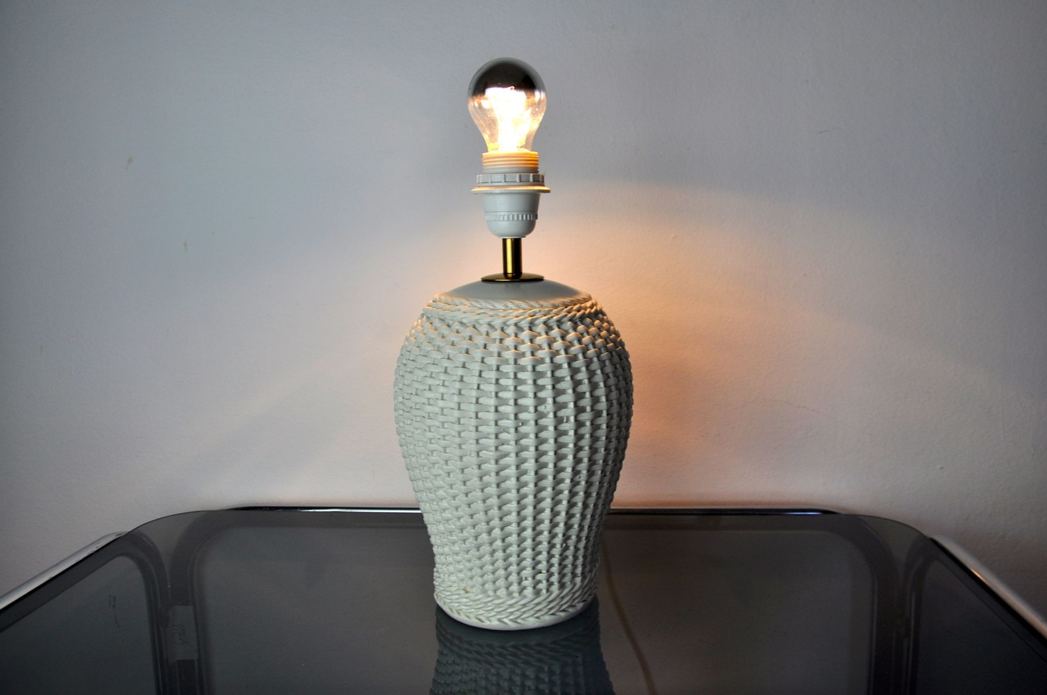 White ceramic "bamboo" lamp, Hollywood Regency, Italy, 1970