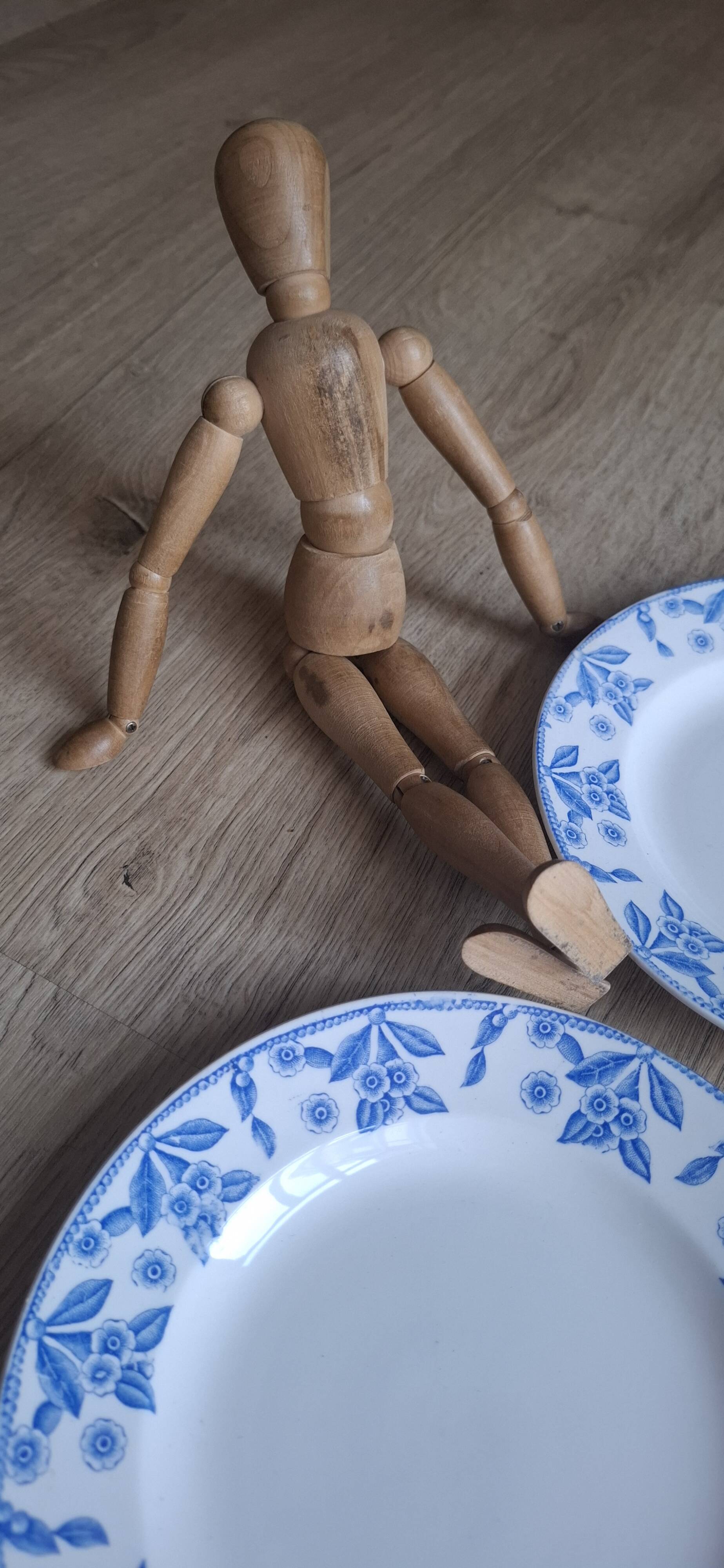 Set of 9 Dux Boch blue dessert plates, 1960