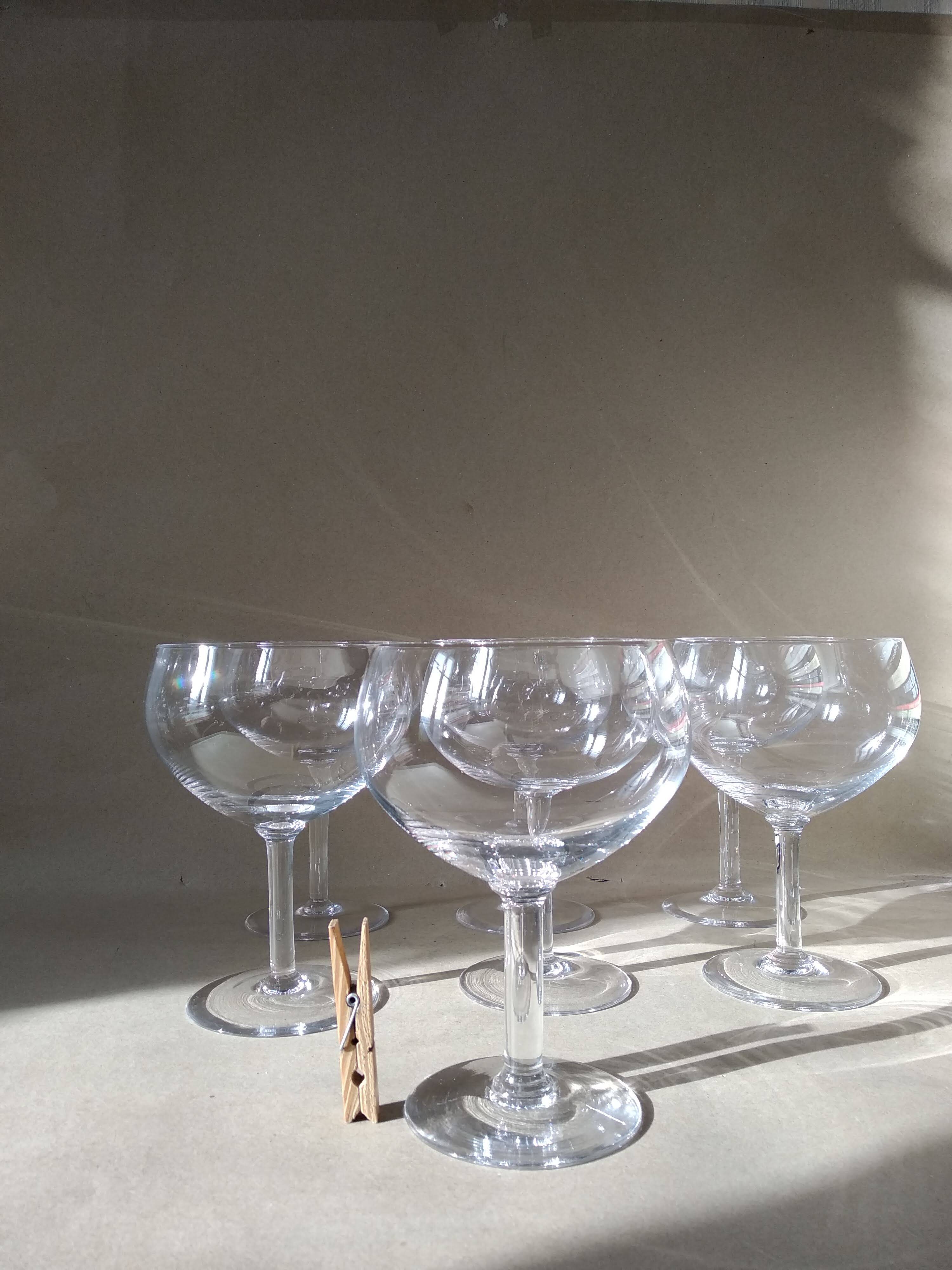 Set of 7 large crystal glasses for wine or cocktail tasting