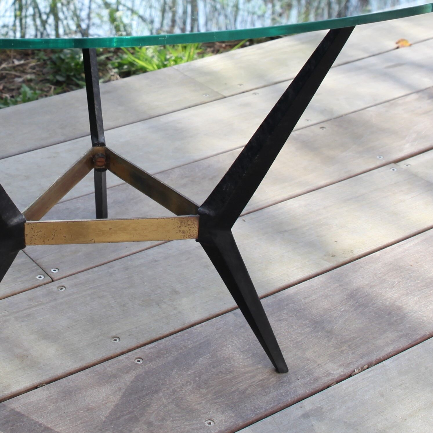 Metal coffee table and glass top by Créations Jarden