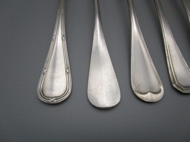 Set of 6 antique silver metal forks mismatched for a chic table