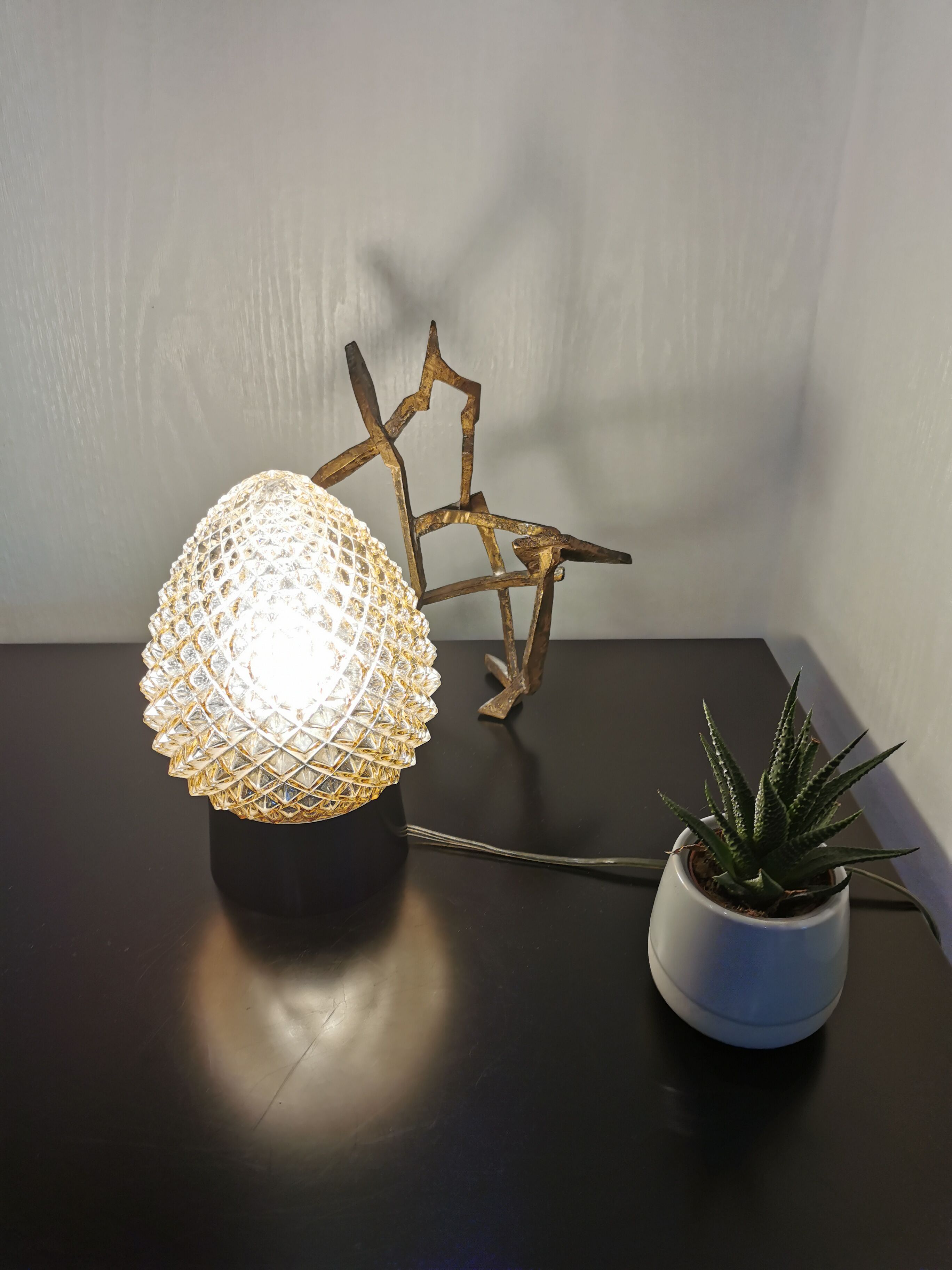 Pineapple lamp
