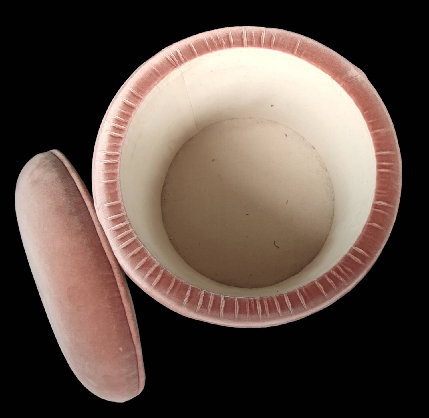 Old pouf box velvet footrest