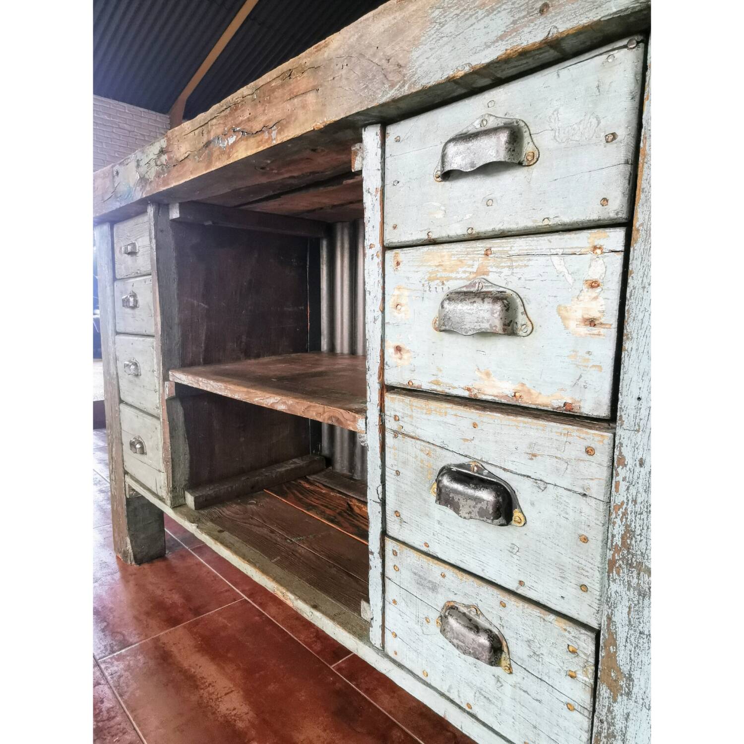 Industrial workbench